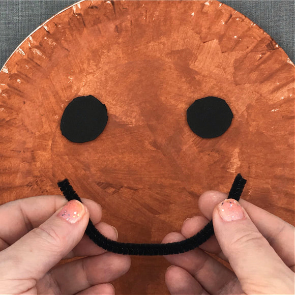 paper plate gingerbread craft for preschool and kindergarten