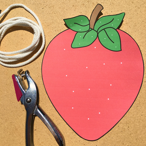 strawberry lacing card for preschool and kindergarten