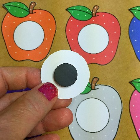 Apple color match for preschool and kindergarten.